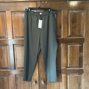 NWT Vetta The Tencel Tapered Pant Size XL Olive Casual Pants